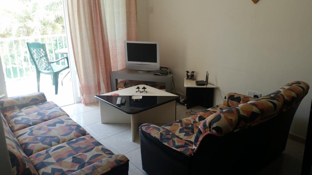 Faneromeni Court Apartment Paphos Luaran gambar